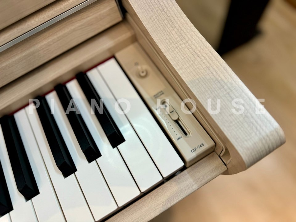 Cận cảnh YAMAHA CLP-745 WA (USED) tại Piano House